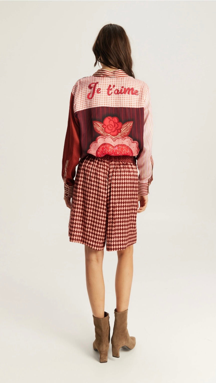 Me369 Isabel printed shirt. Red aura