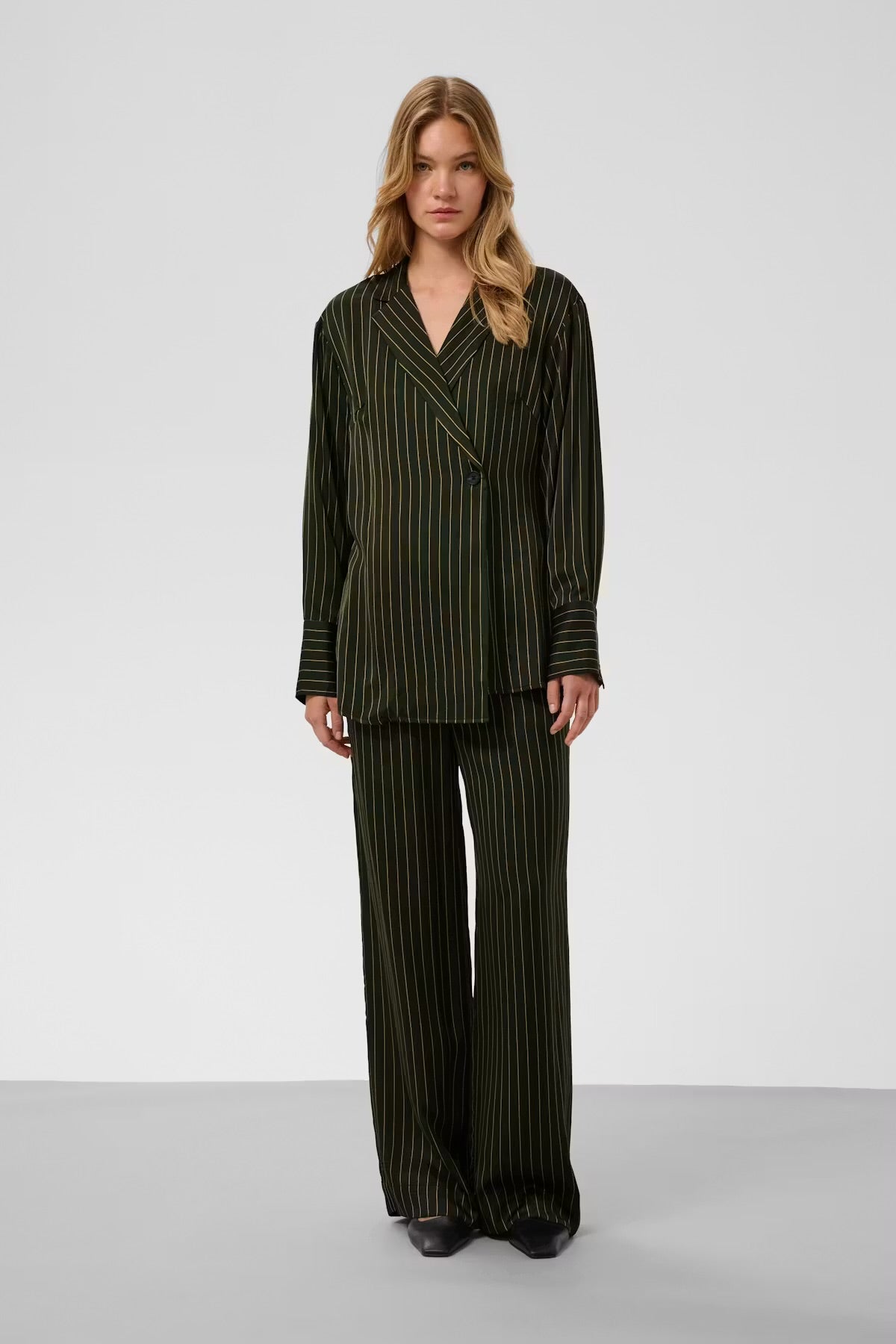 Soaked in luxury. SLCinna Shirt. Roisin Stripe / Green