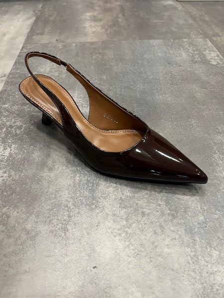 Slingback kitten heel. Coffee