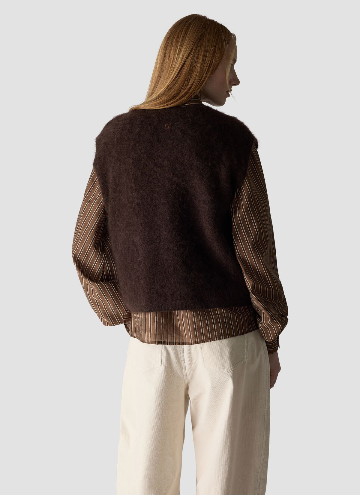 LCMT 621571 Knitted vest with full button placket in brown