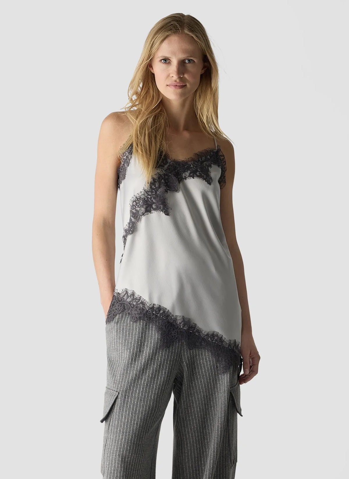 LCMT 623103 Lace camisole