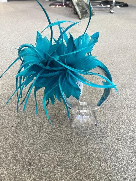 Snoxell & Gwyther 1107 Turquoise feather fascinator