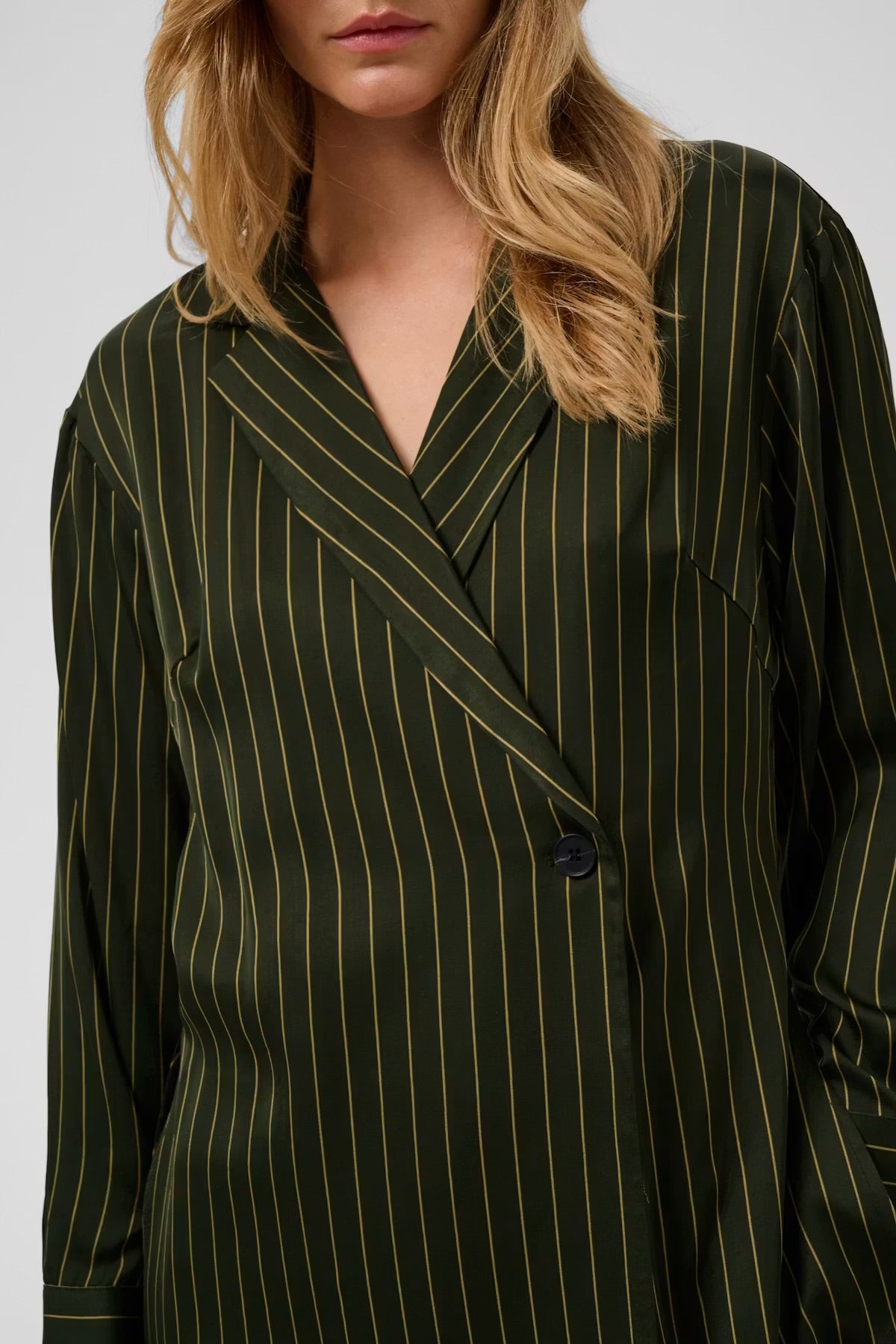 Soaked in luxury. SLCinna Shirt. Roisin Stripe / Green