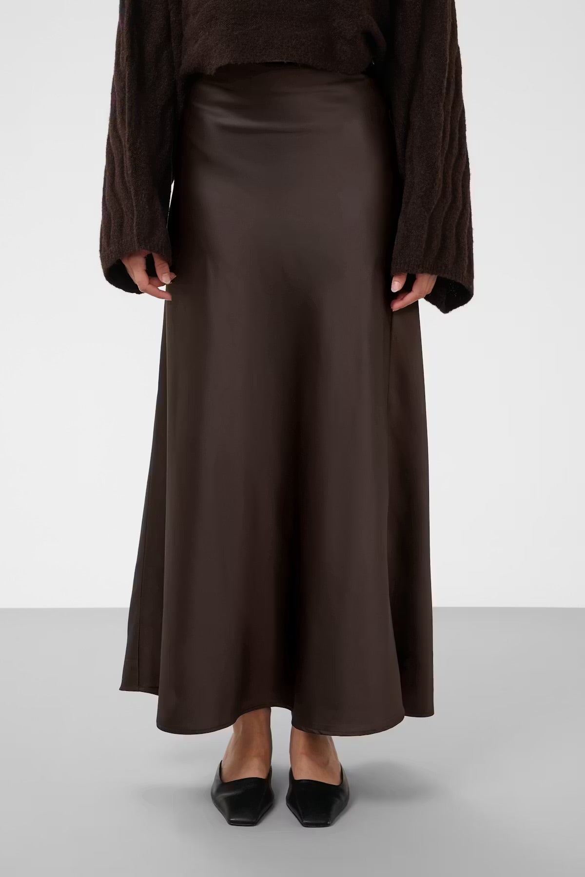 Soaked in luxury. SLAnna skirt. Ganache/brown
