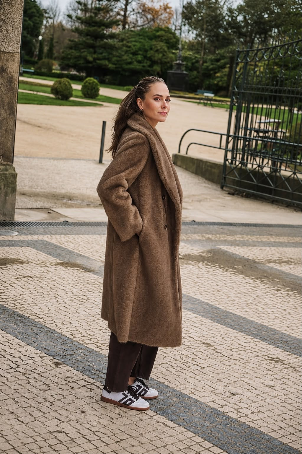 ESQUALO F26 37521 Long faux fur coat. Cacao