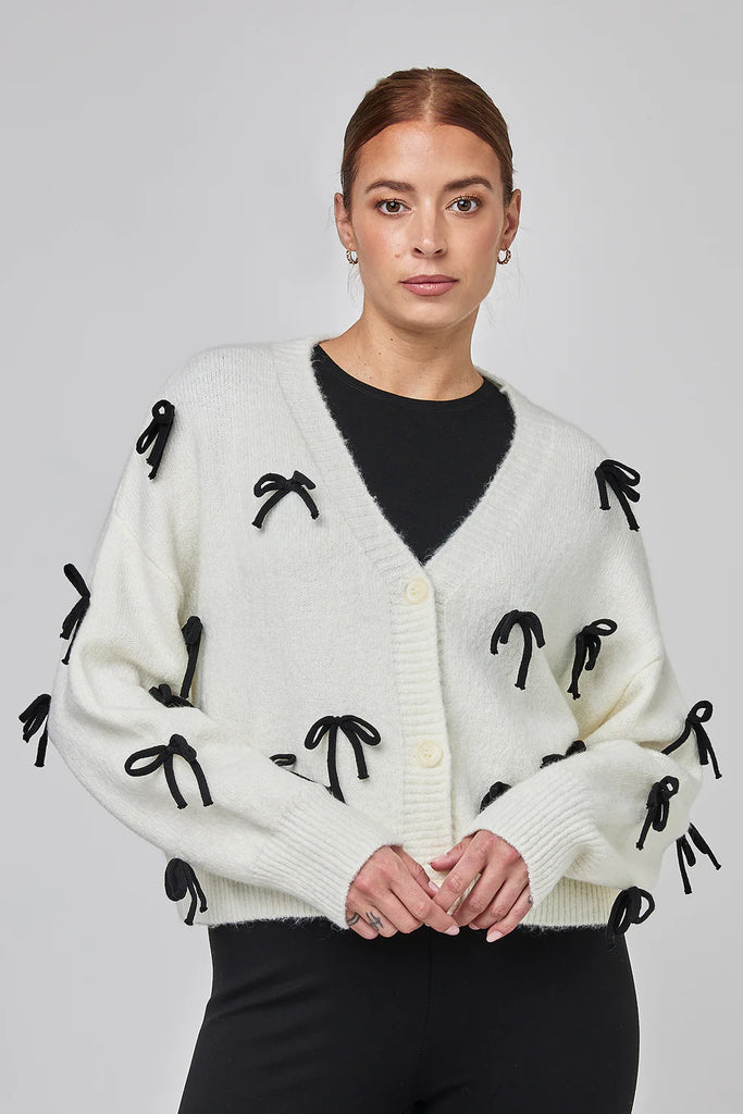 UCHUU CF25-901 Cardigan with appliqué