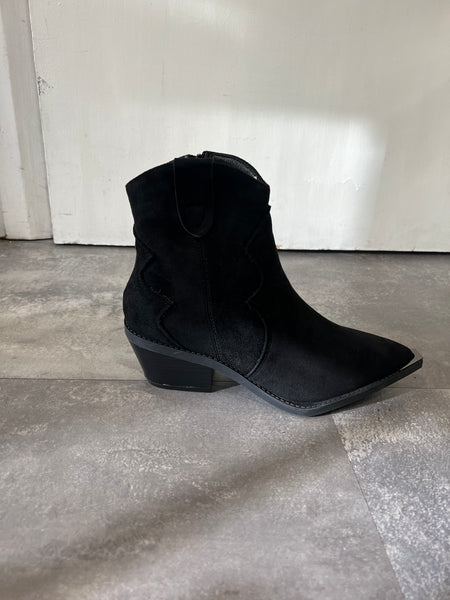 Low heeled  toe top black western boot