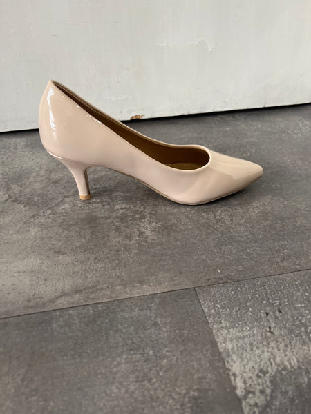 Nude patient court shoes