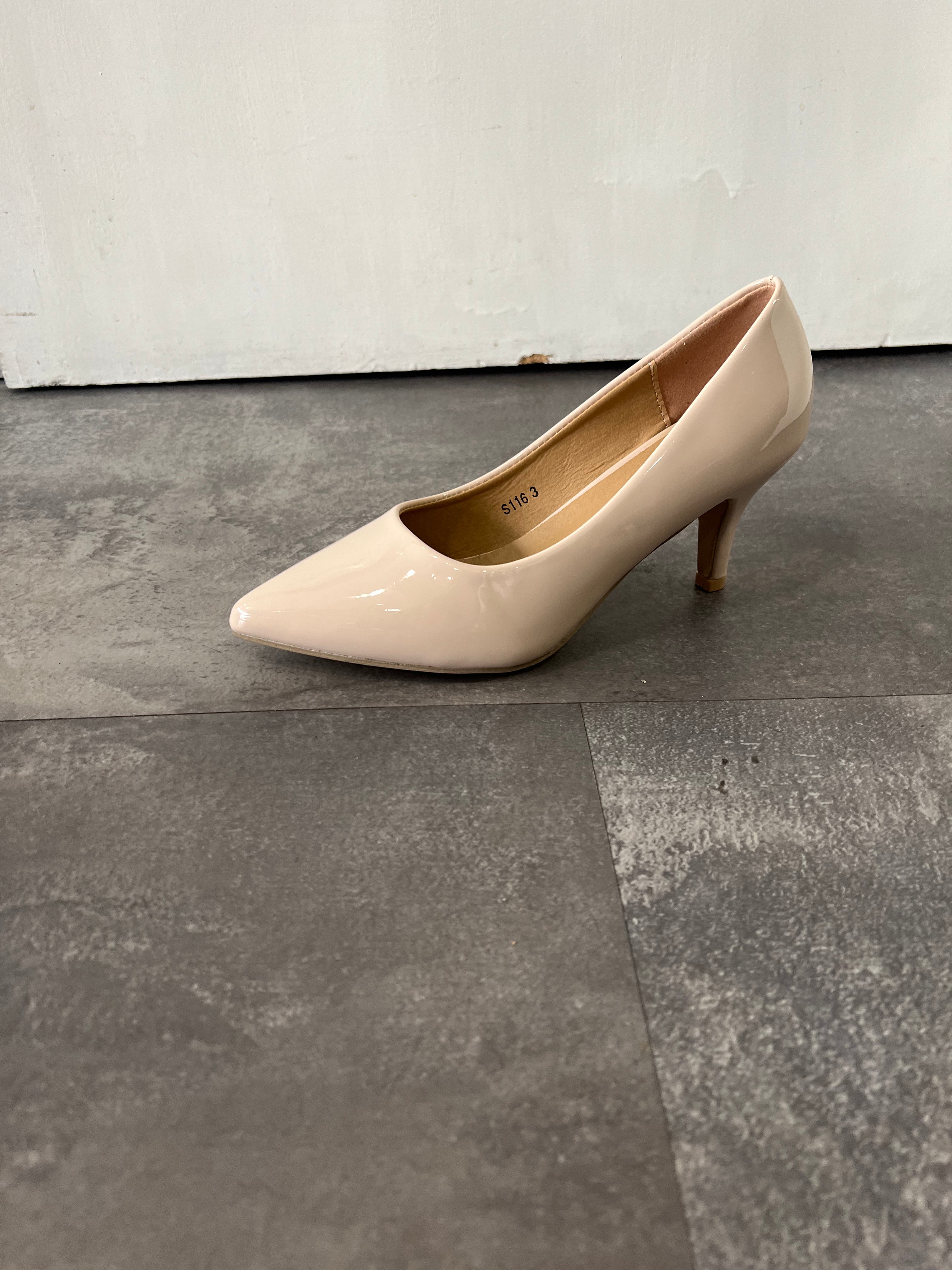 Nude patient court shoes