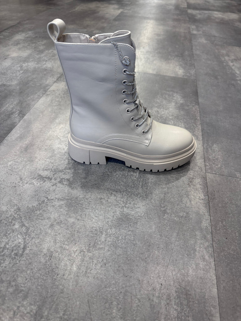 Nina lace  up boot cream