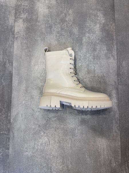Nina lace  up boot cream