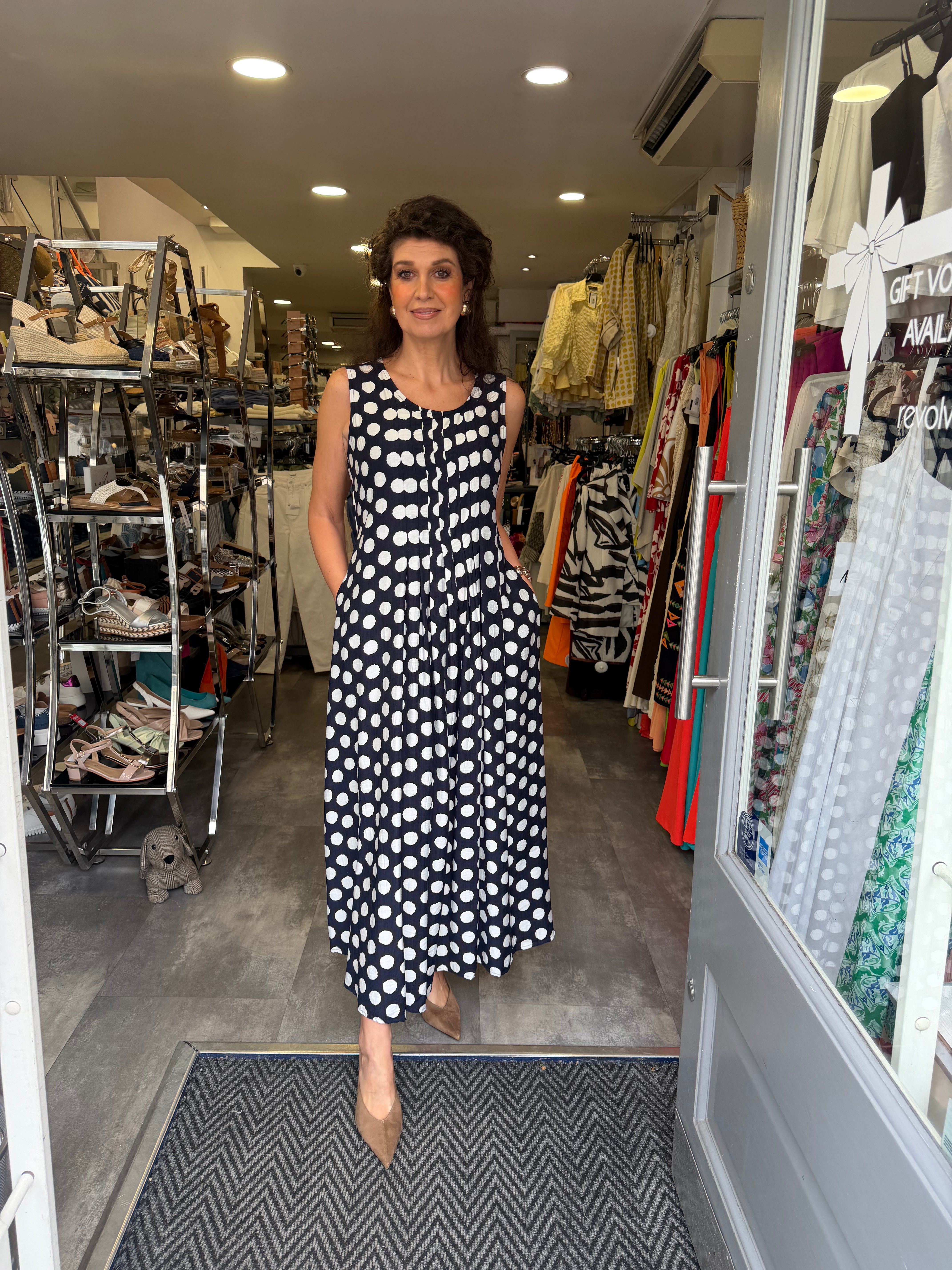 Chilly&Charm. Dress with bold polka print. One size