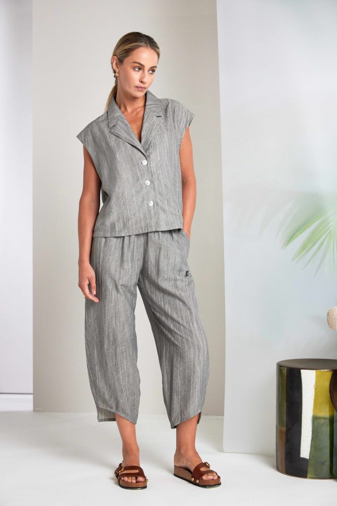 Naya 26162 Curved Hem Oil Wash Crinkle Trouser