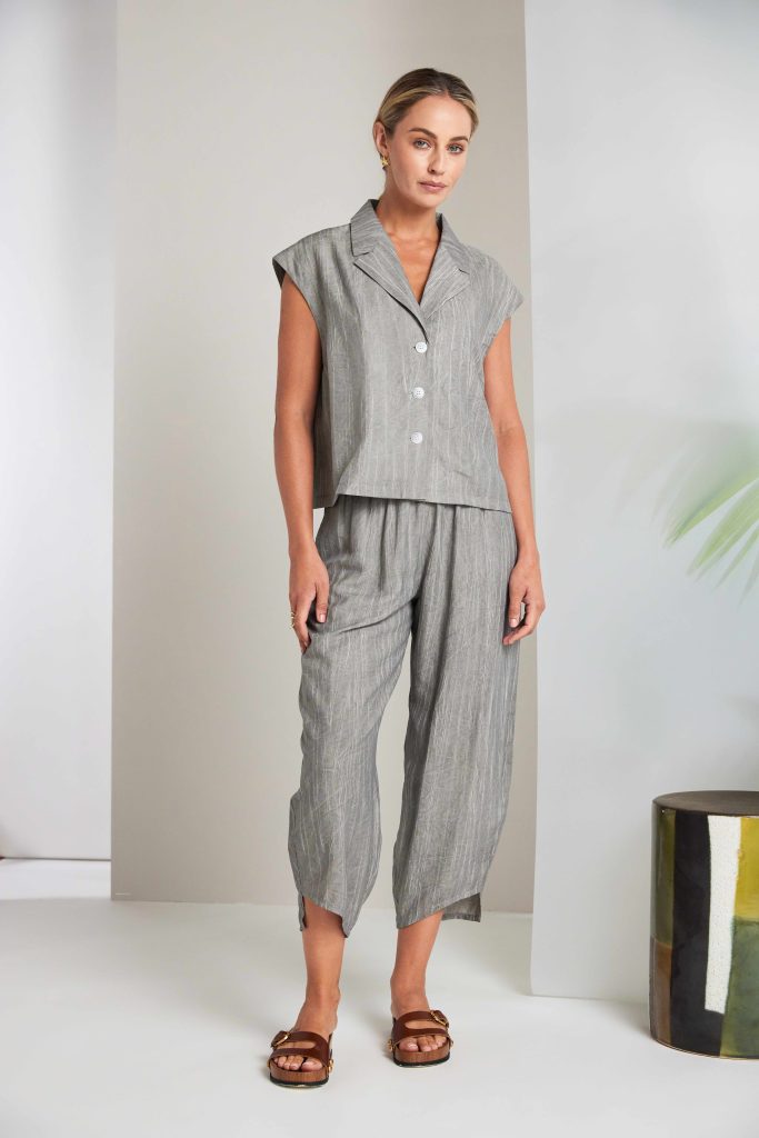 Naya 26162 Curved Hem Oil Wash Crinkle Trouser