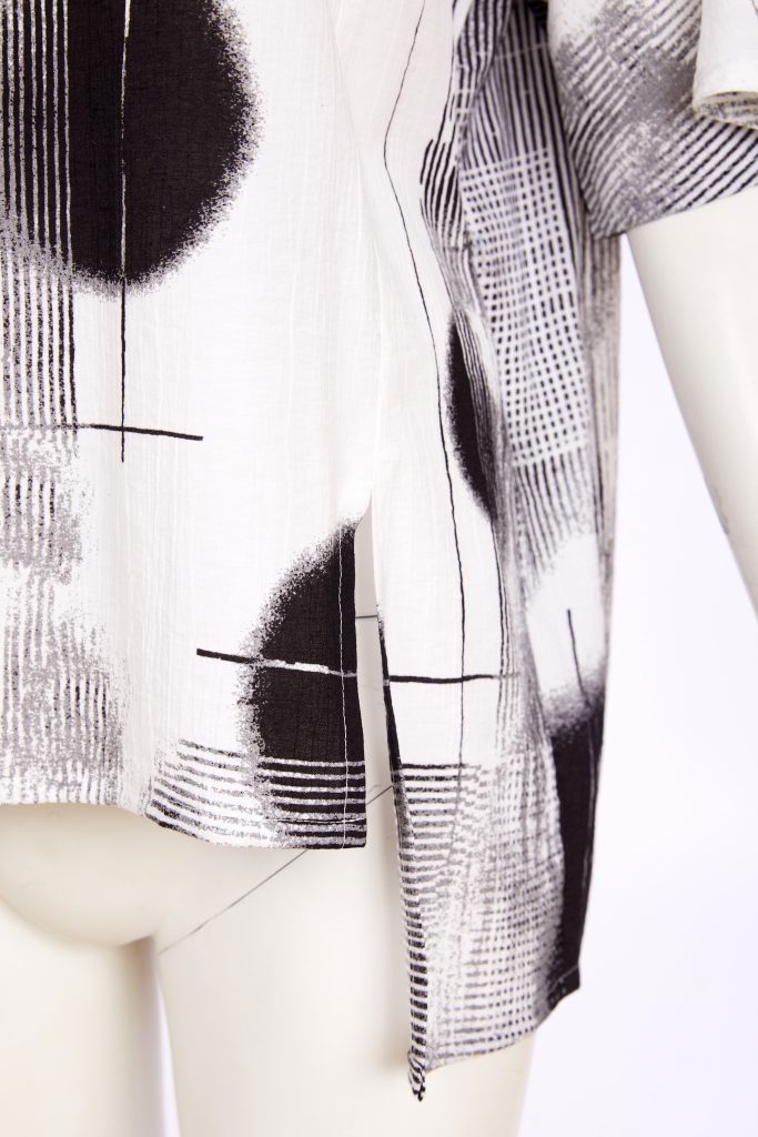 Naya 26311 Blurred Faded Spot Print Square Shape Tunic Top