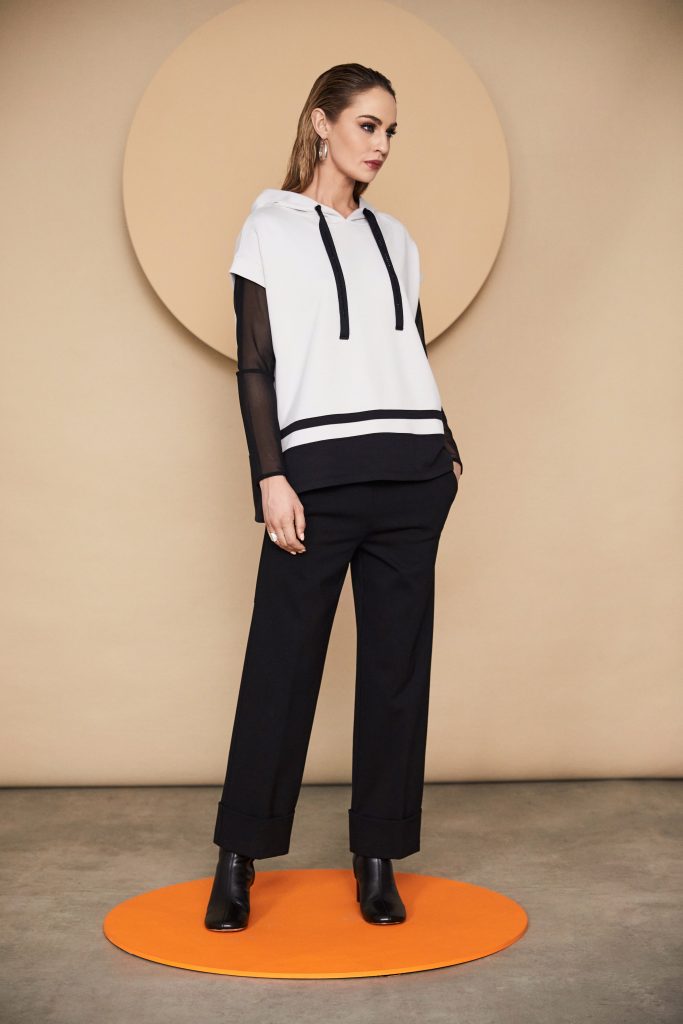 NAYA NAW24118 Sleeveless hooded top contrast hem