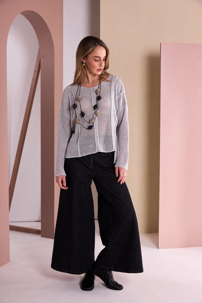 NAYA 26120 Round Neck Knit With Cut Away Hem