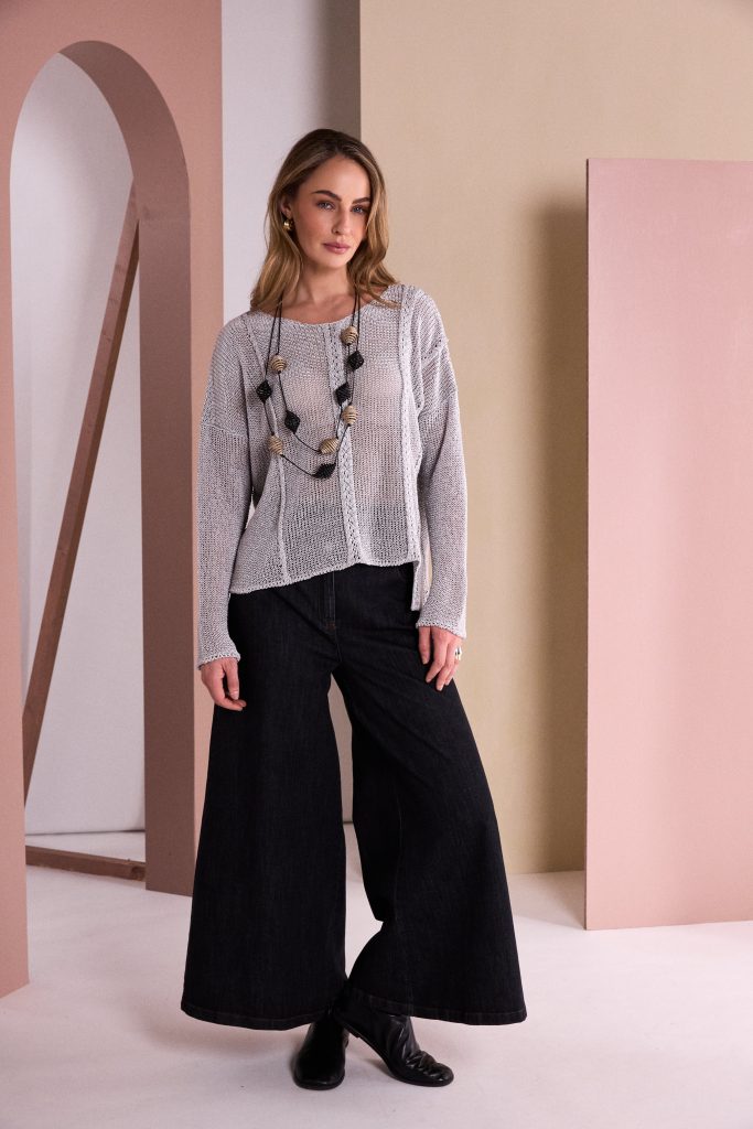 NAYA 26120 Round Neck Knit With Cut Away Hem