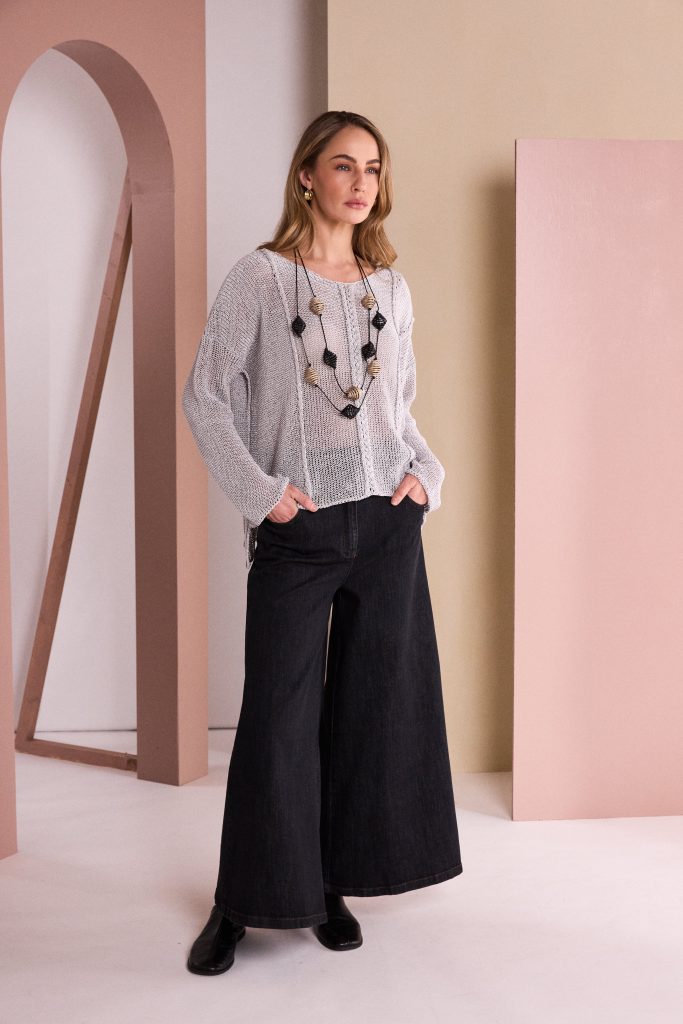 NAYA 26120 Round Neck Knit With Cut Away Hem