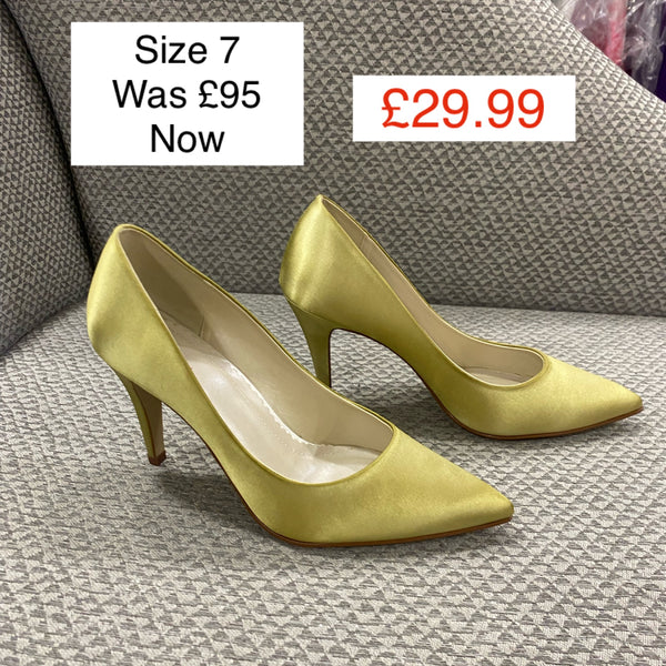 Rainbow Club satin point toe shoes