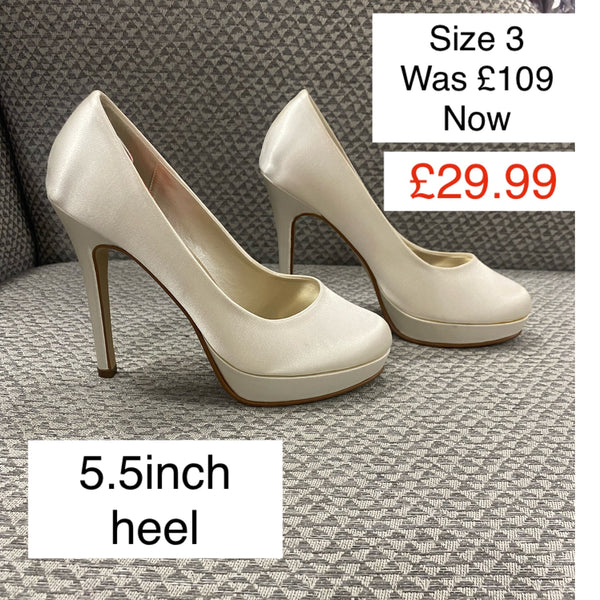 Rainbow Club Ivory round toe shoes