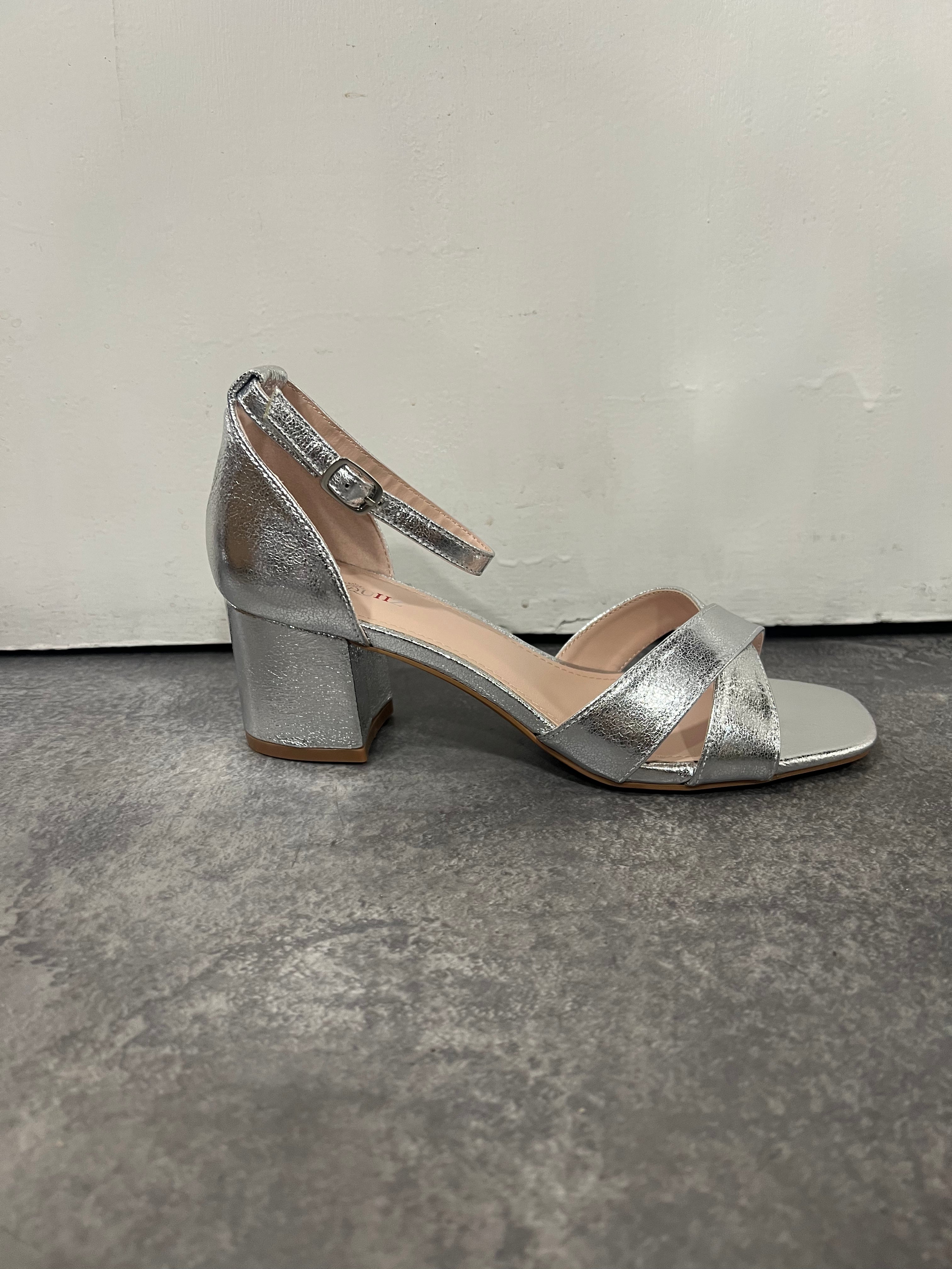 Block heal prom shoe