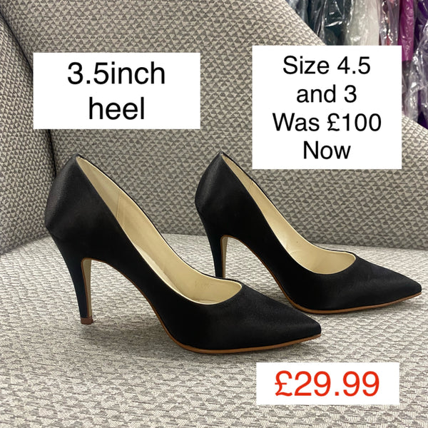 Rainbow Club Point toe satin shoe