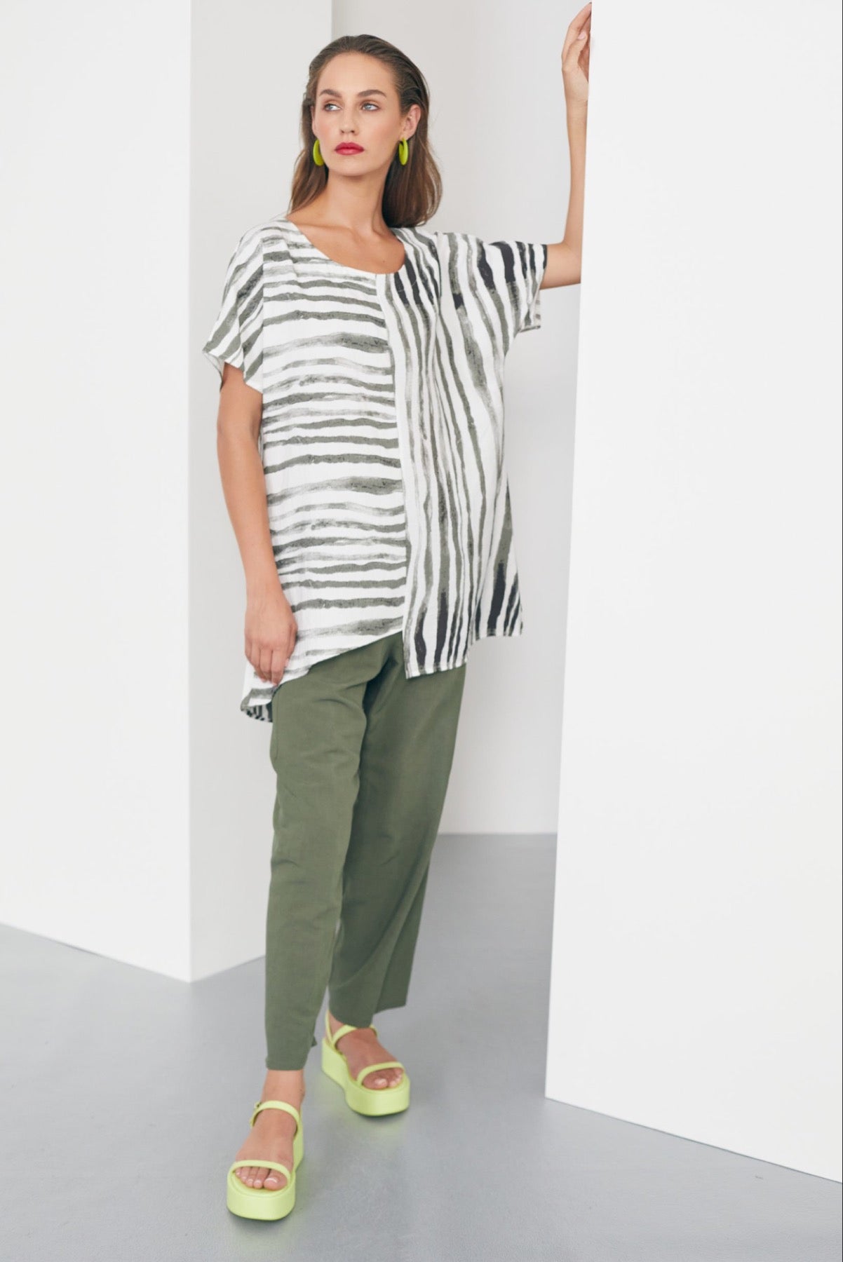 NAYA NAS23190 khaki linen look trouser