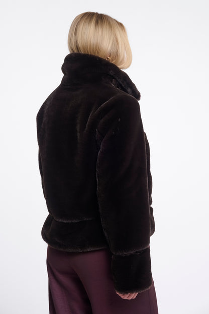 LAMBRA SHORT FAUX FUR JACKET -PLEATED