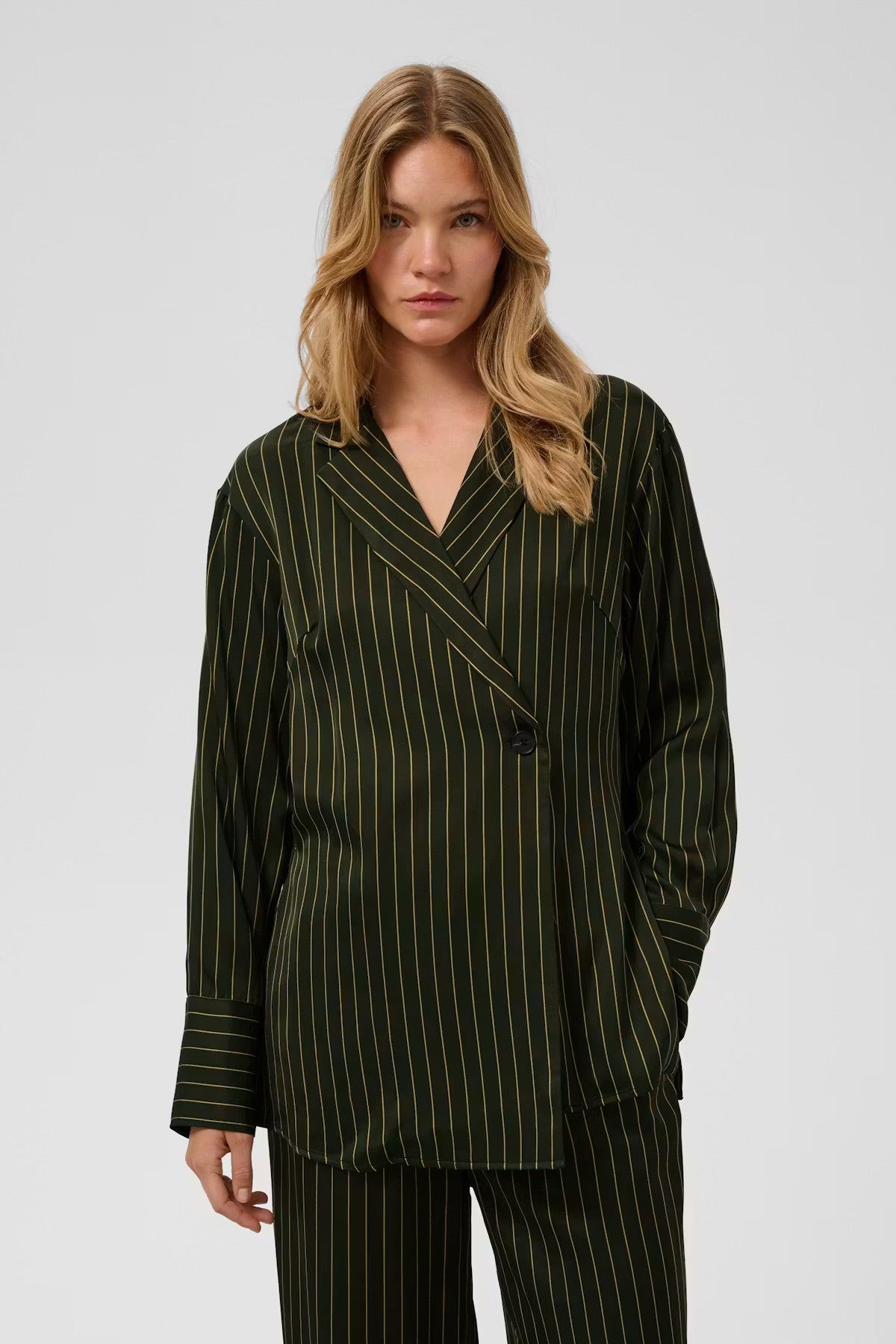 Soaked in luxury. SLCinna Shirt. Roisin Stripe / Green