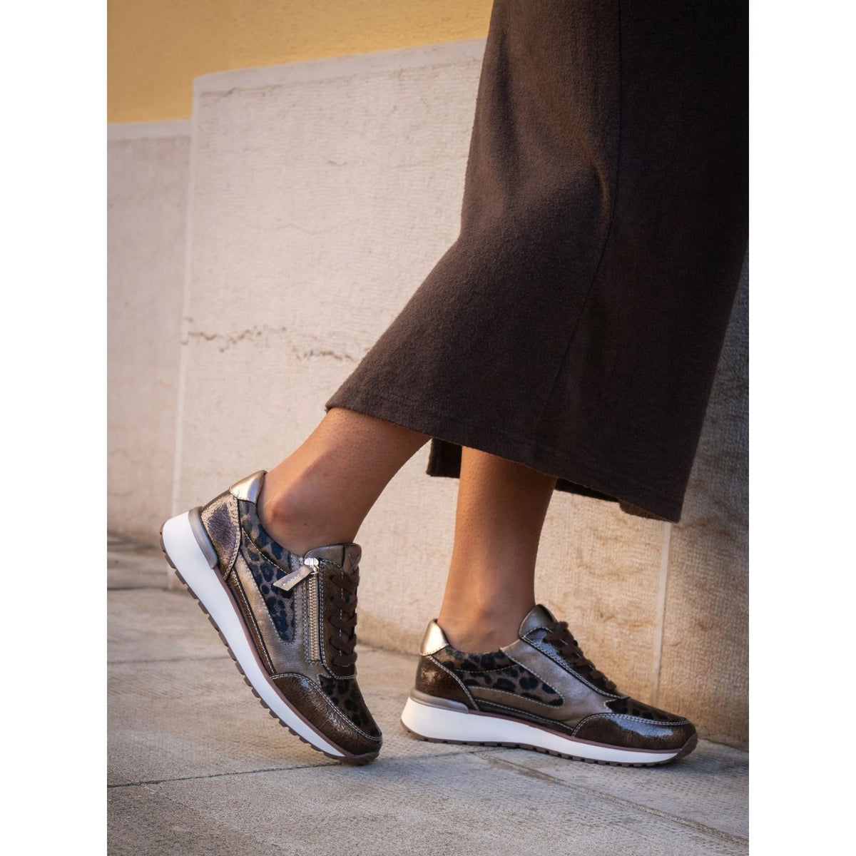 Lunar Sally Trainer