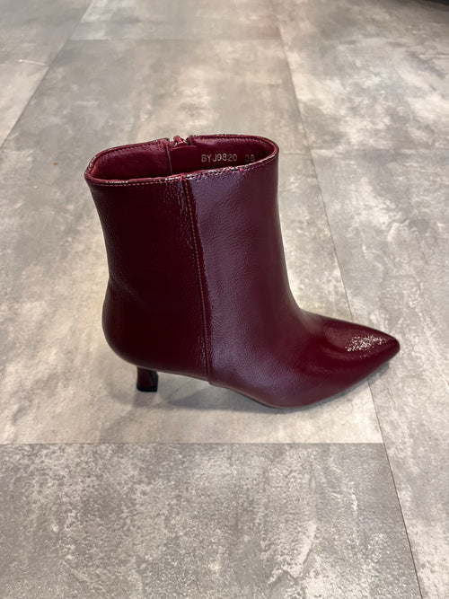 Olivia Wine point boot
