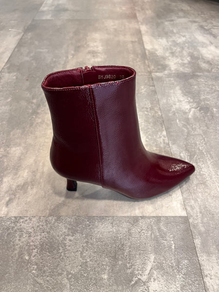 Olivia Wine point boot