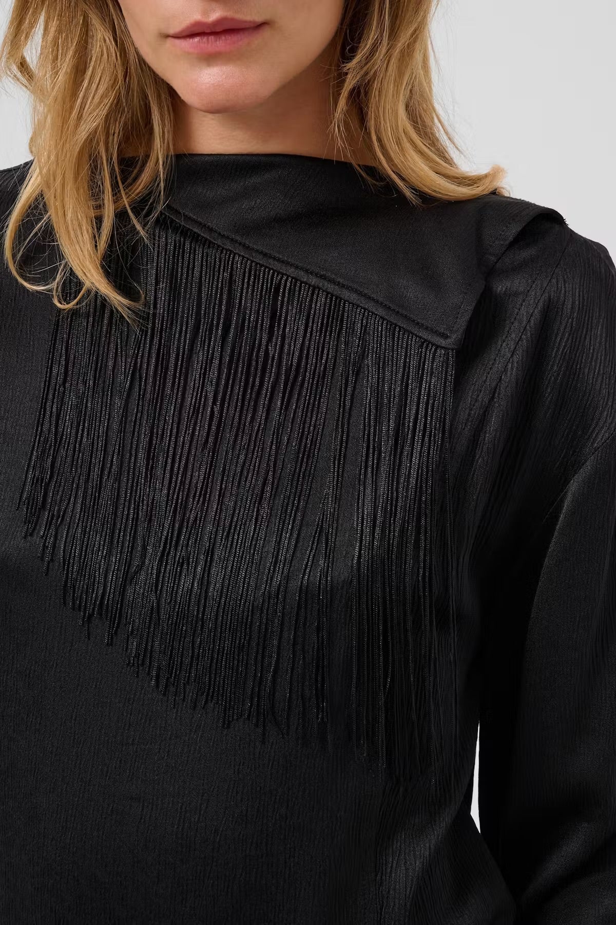 Soaked in luxury. SLMirabella Aragat Blouse. Black