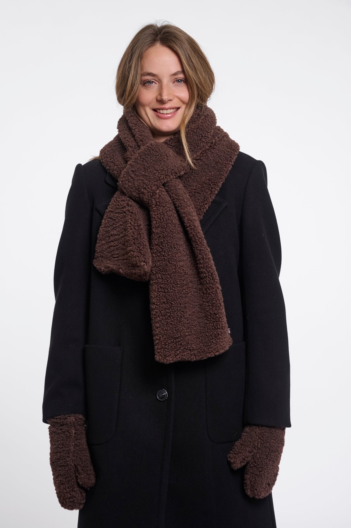 Rino & Pelle ASHO TEDDY SCARF - COFFEE ROAST