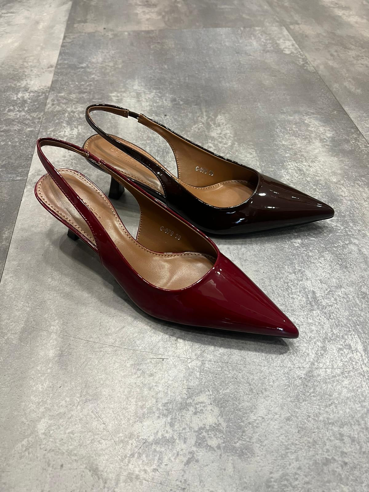 Slingback kitten heel. Coffee