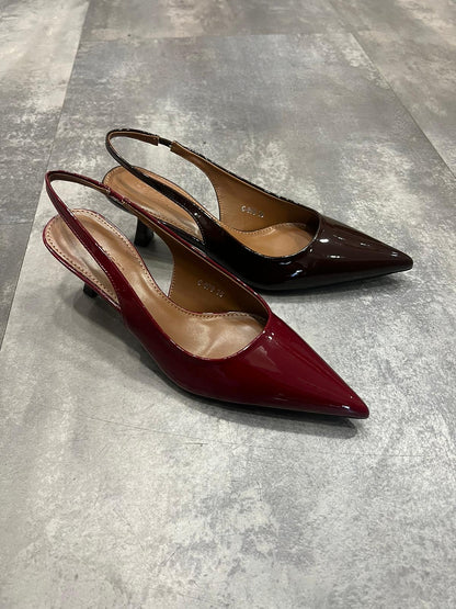 Slingback kitten heel. Coffee