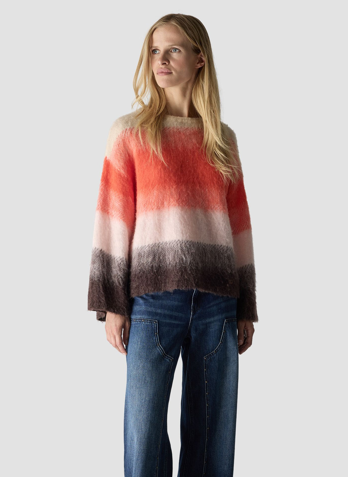 LCMT 621607 Fluffy striped sweater with gradient