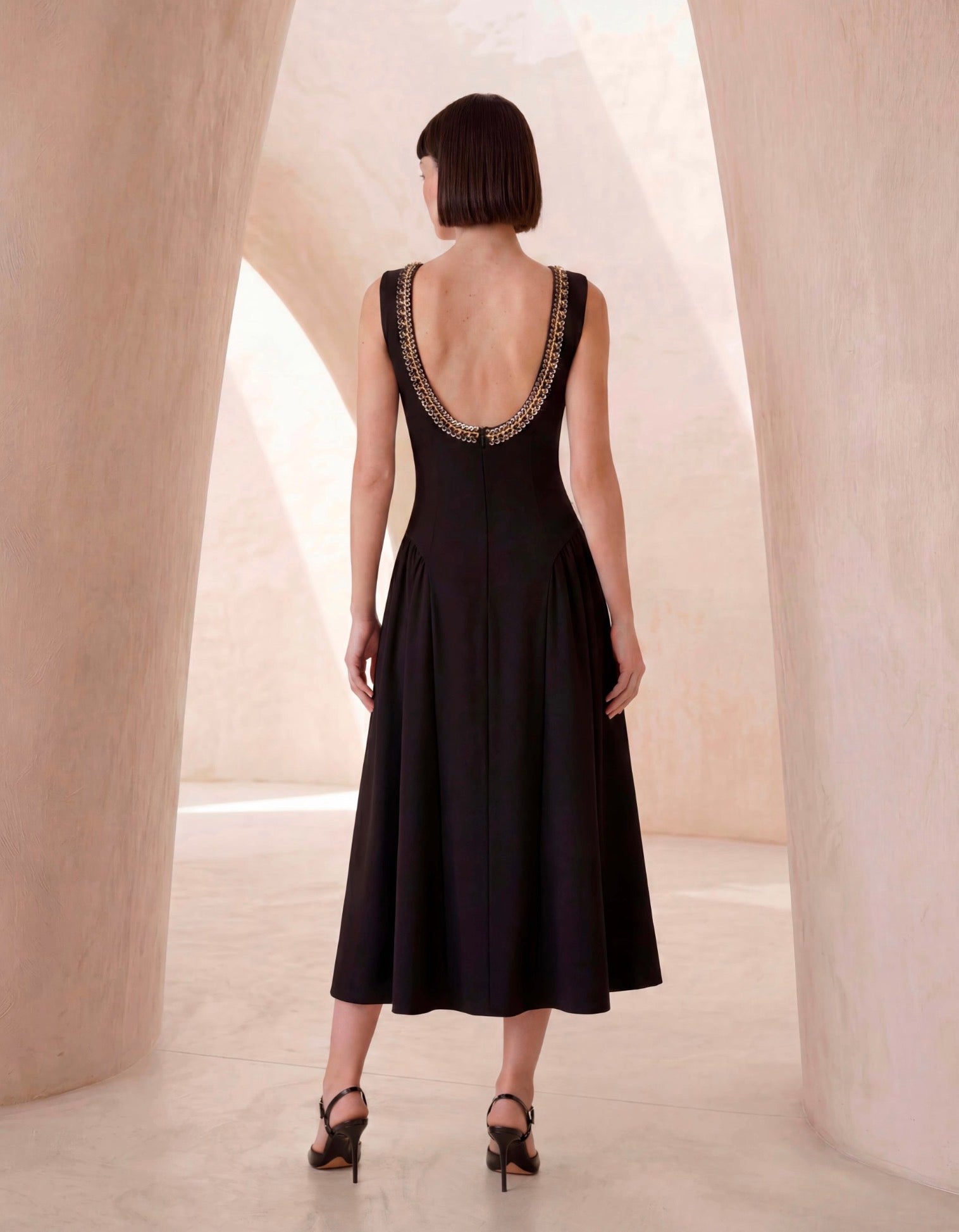 Carla Ruiz 53049 Dress with chain. Black