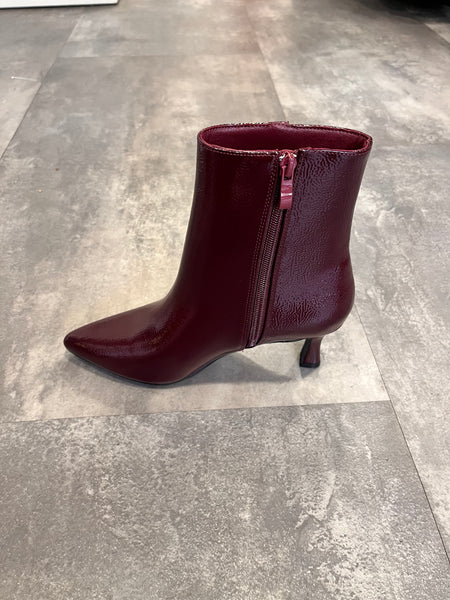 Olivia Wine point boot