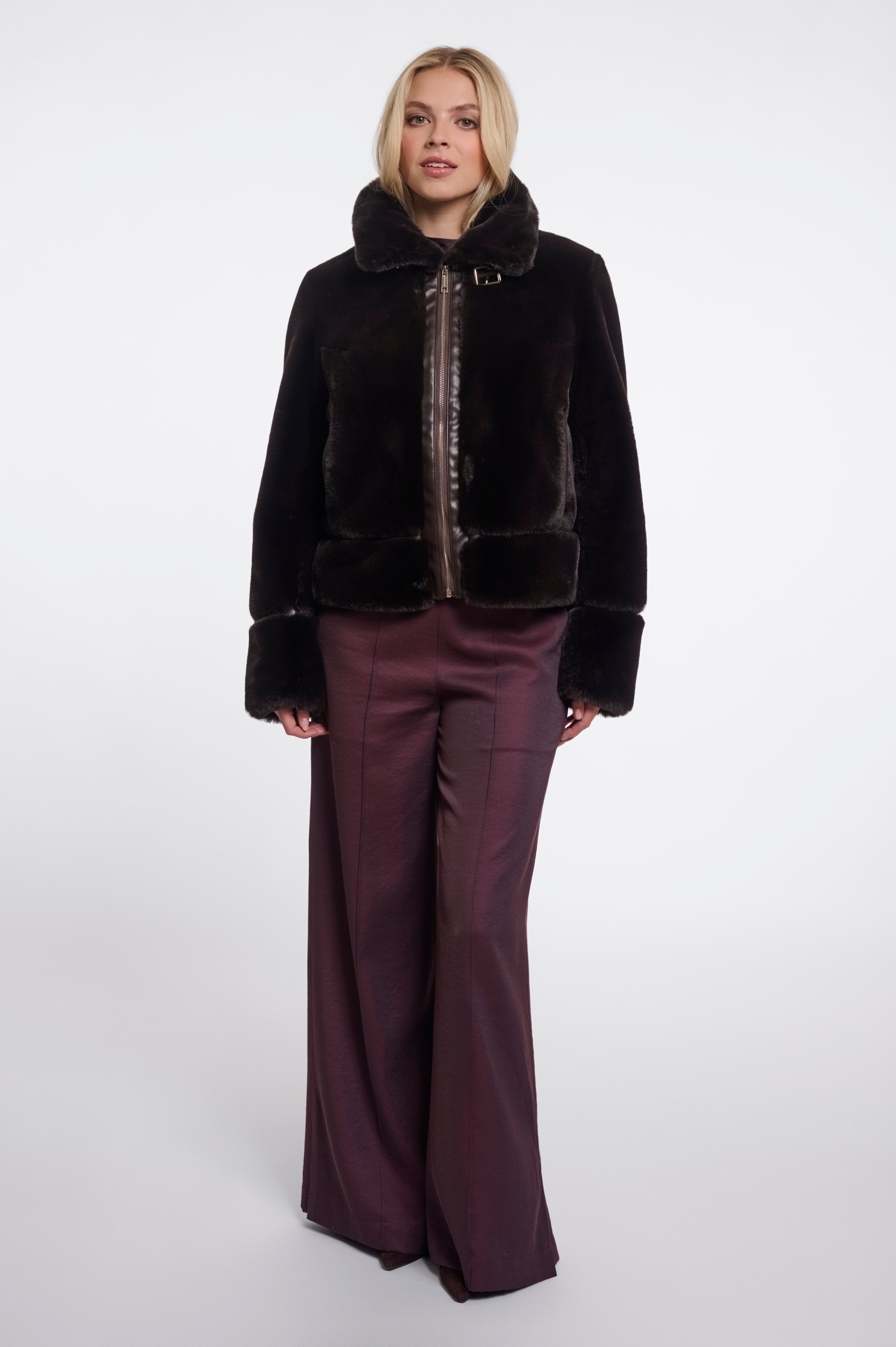 LAMBRA SHORT FAUX FUR JACKET -PLEATED