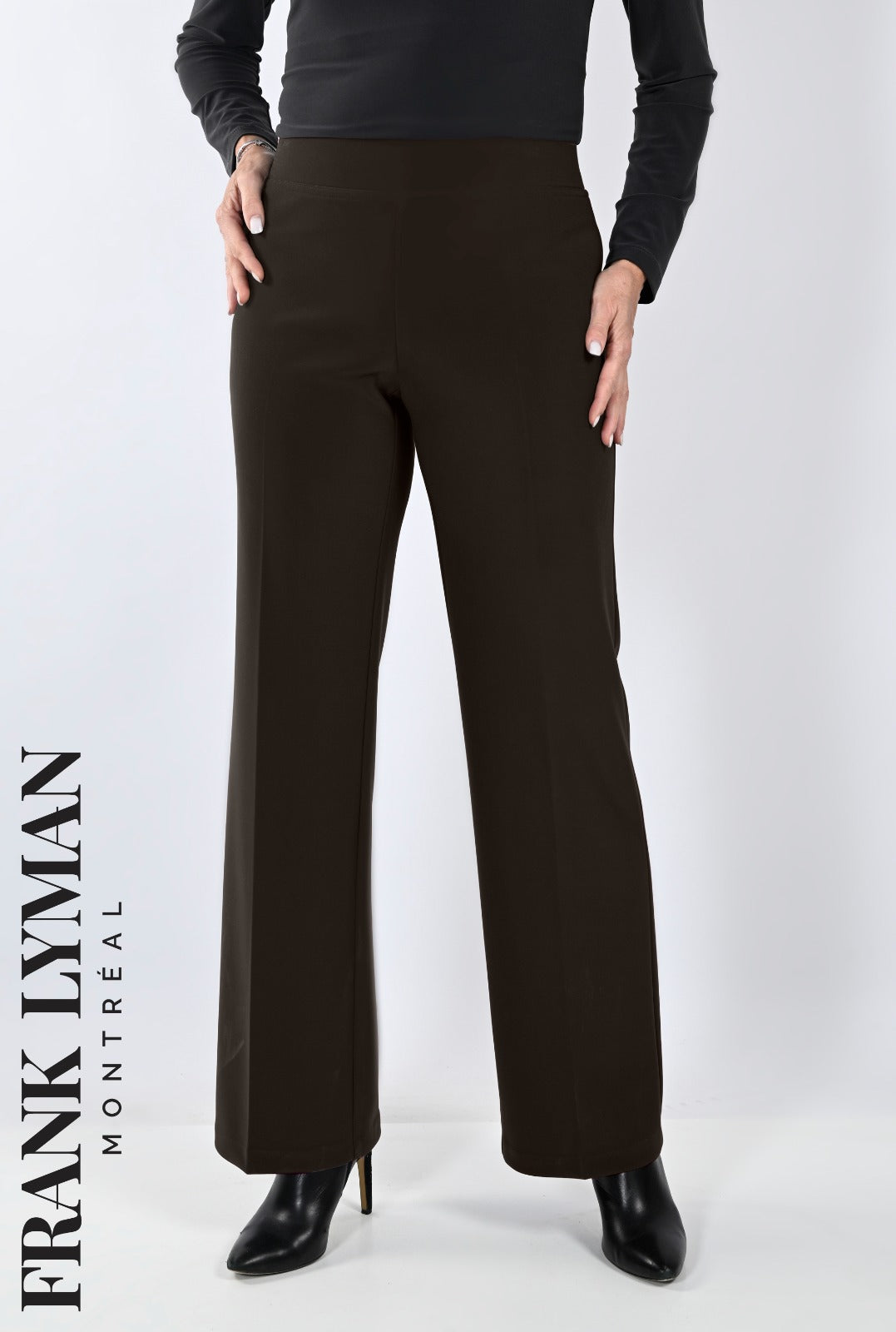 Frank Lyman 233015 Woven pant. Mocha
