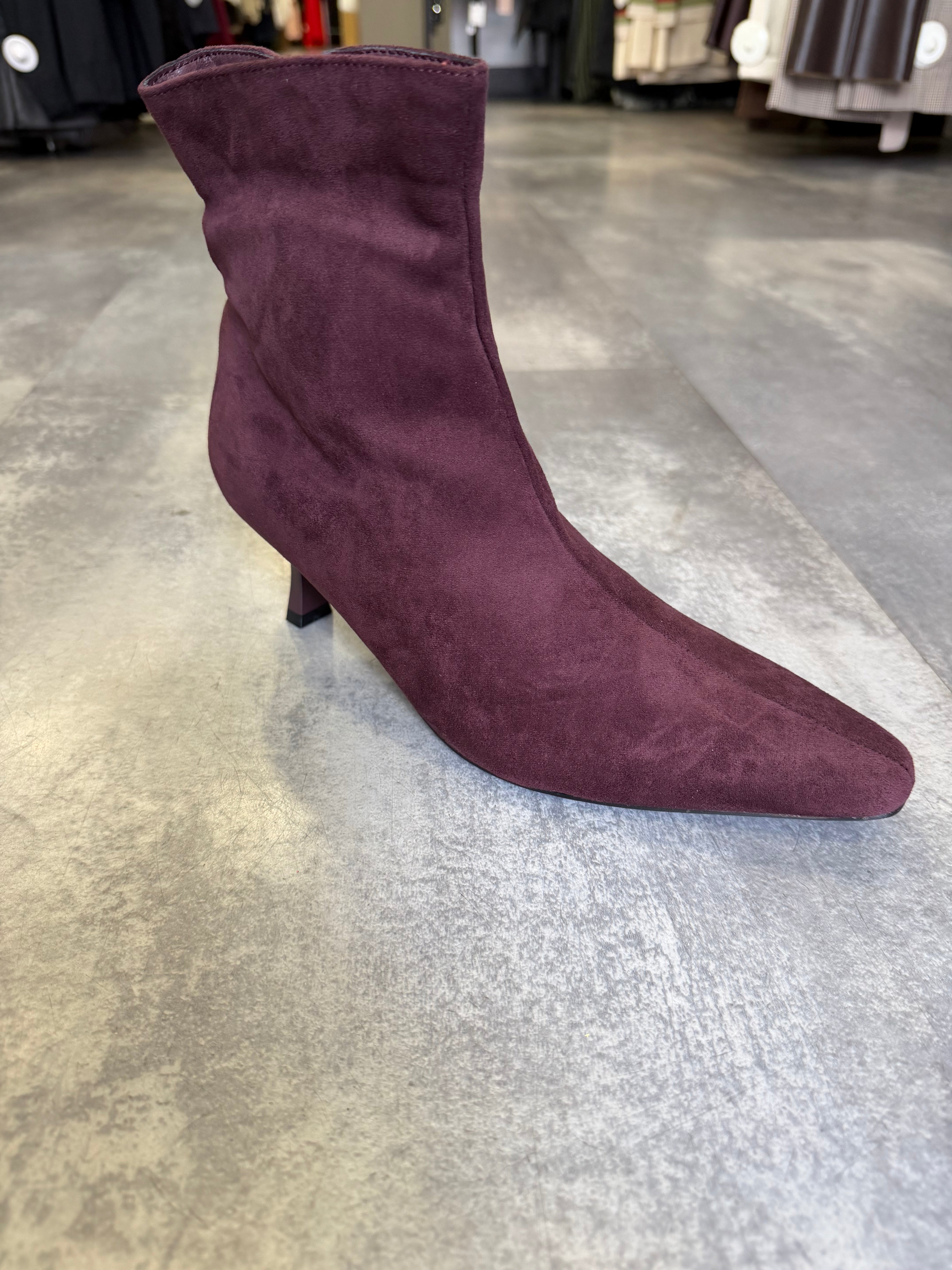 Gail Sock boot Wine