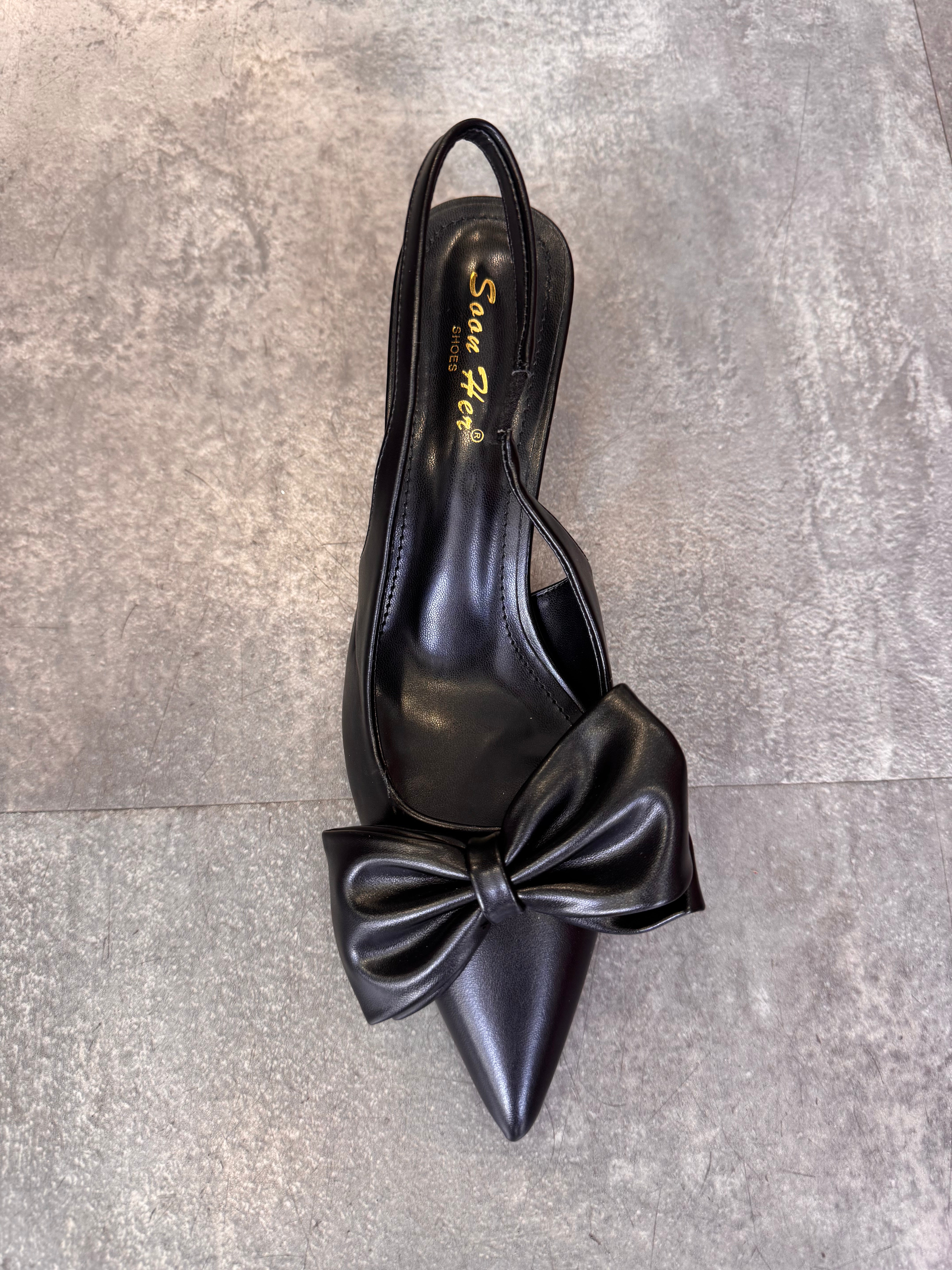 Betty low heeled court shoe