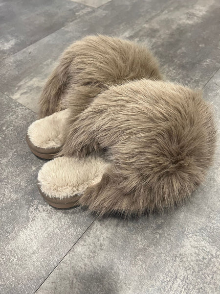 Slippers faux fur cream