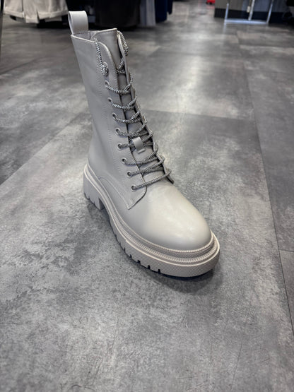 Nina lace  up boot cream