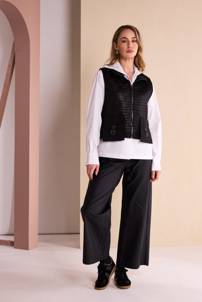Naya NAW26179 Quilted Waistcoat With Pocket And D Ring Trim