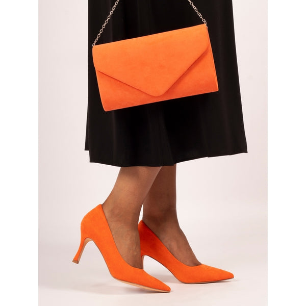 Lunar Amy orange court shoe