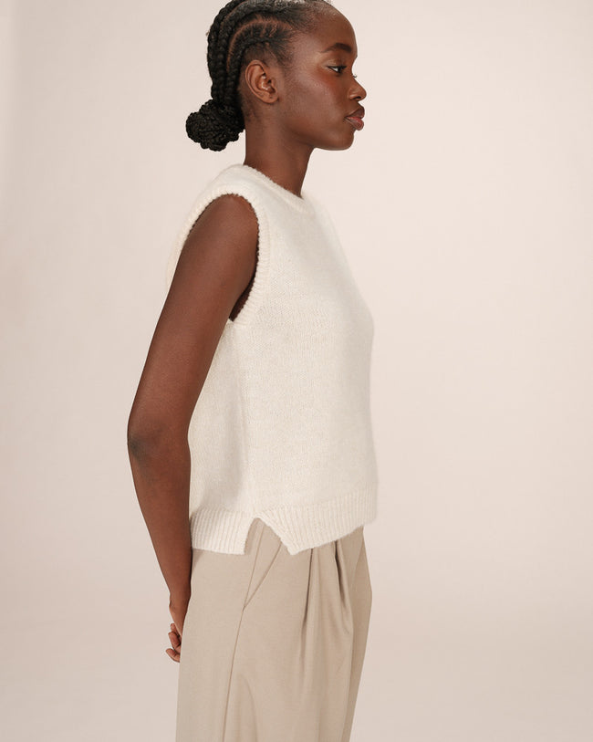 Grace & Mila Say ecru sleeveless sweater