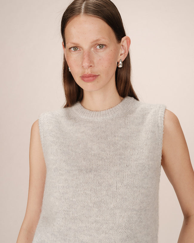 Grace & Mila Say Gris sleeveless sweater